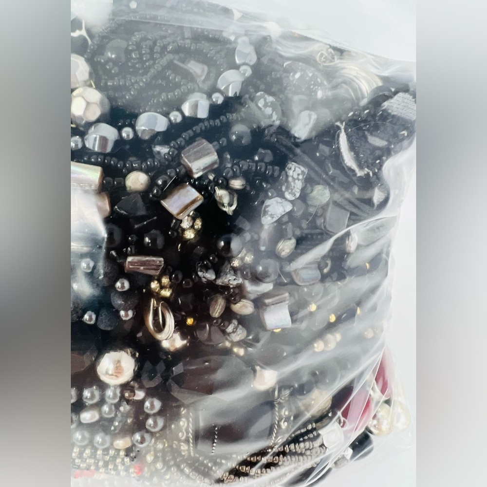 Vintage & Modern Black Colored Beaded Necklace, Mystery Jewelry Lot 6LBS - Picture 4 of 14